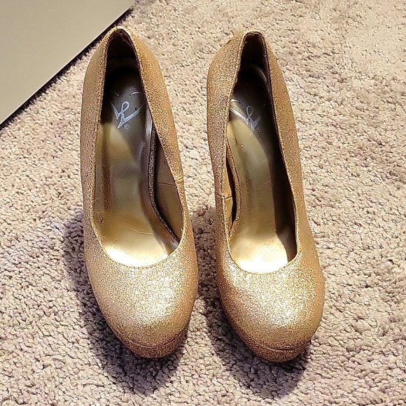 Windsor Shoes - Gold Heels
